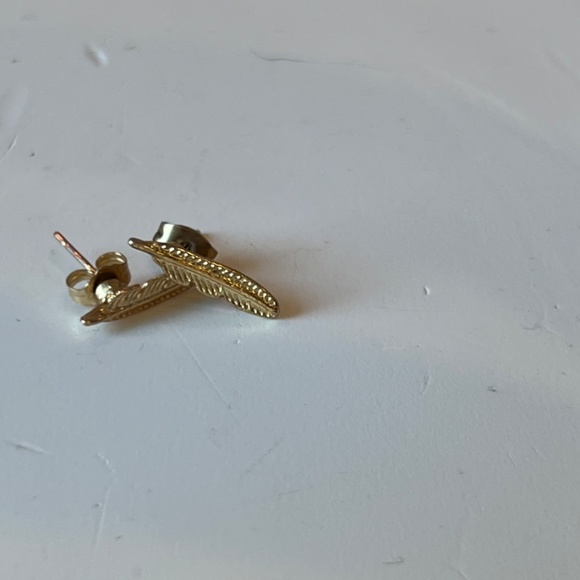 Feather Studs - Picture 3 of 3